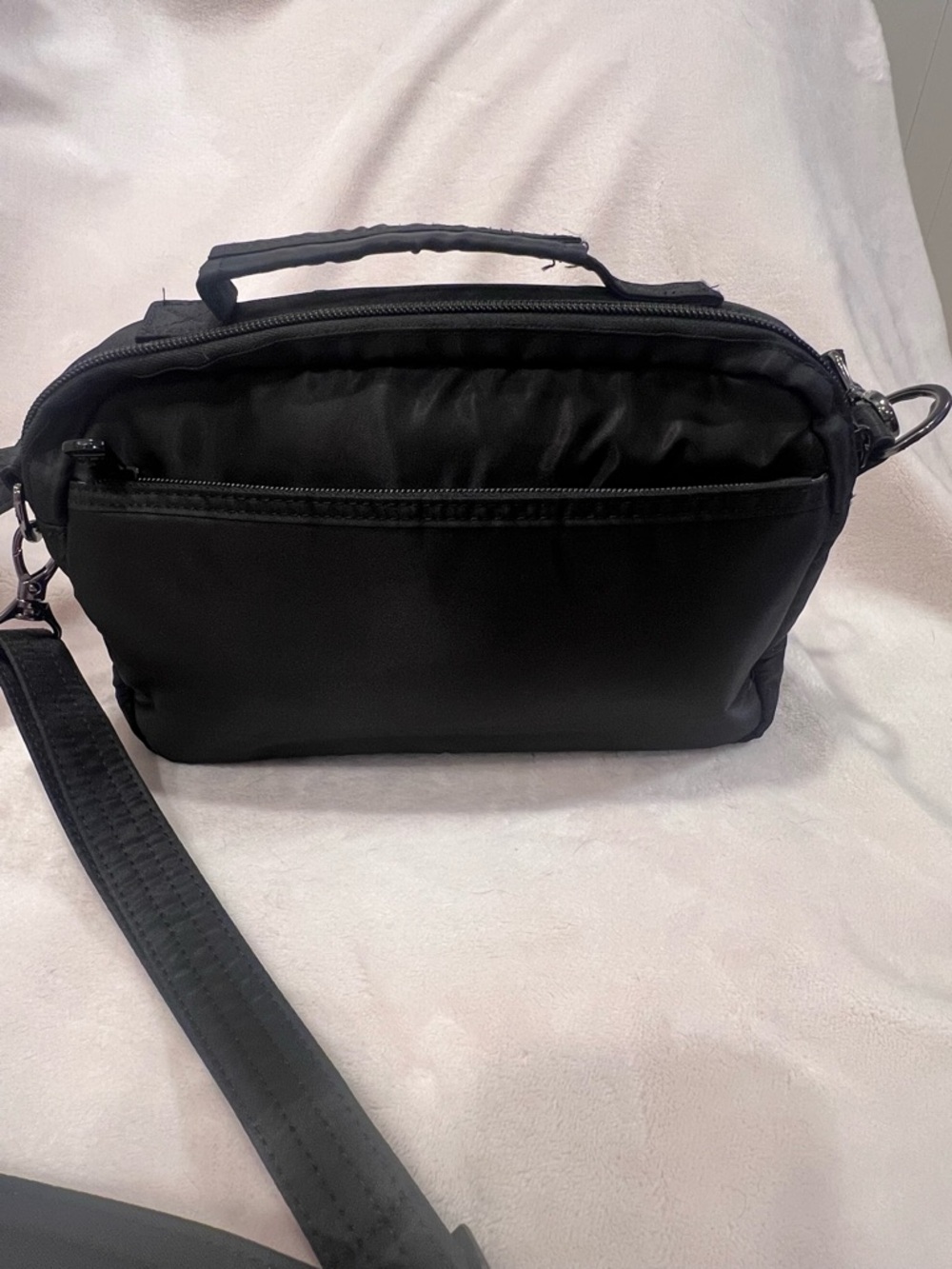 lug Black Scoop Crossbody Bag with Multiple Pockets - Picture 2 of 7